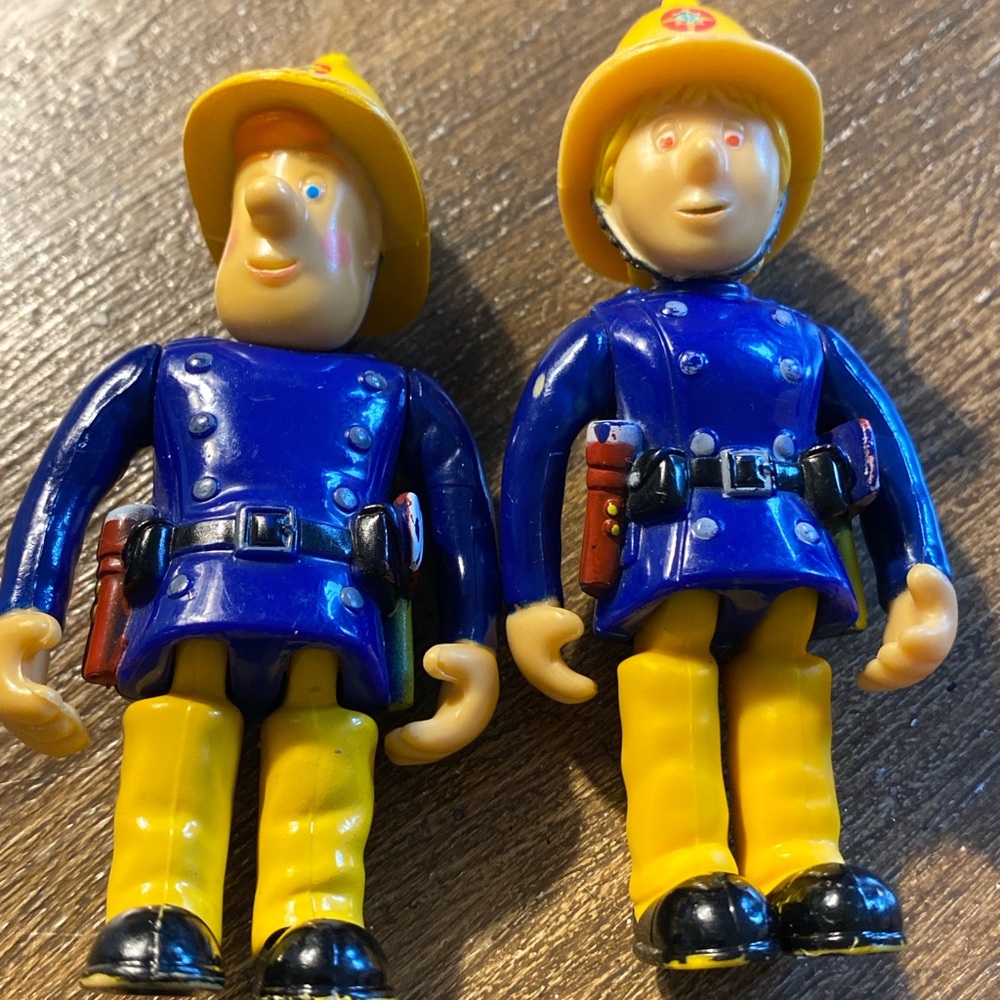 2005 Fire Sam (2) Figures Toys